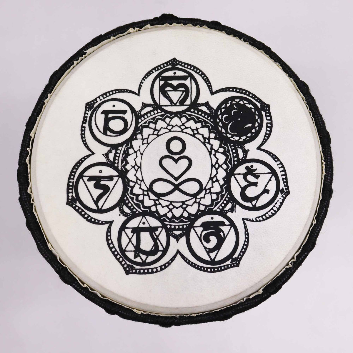 Handgefertigte Djembe Trommel mit breiter Spielfläche - 30cm