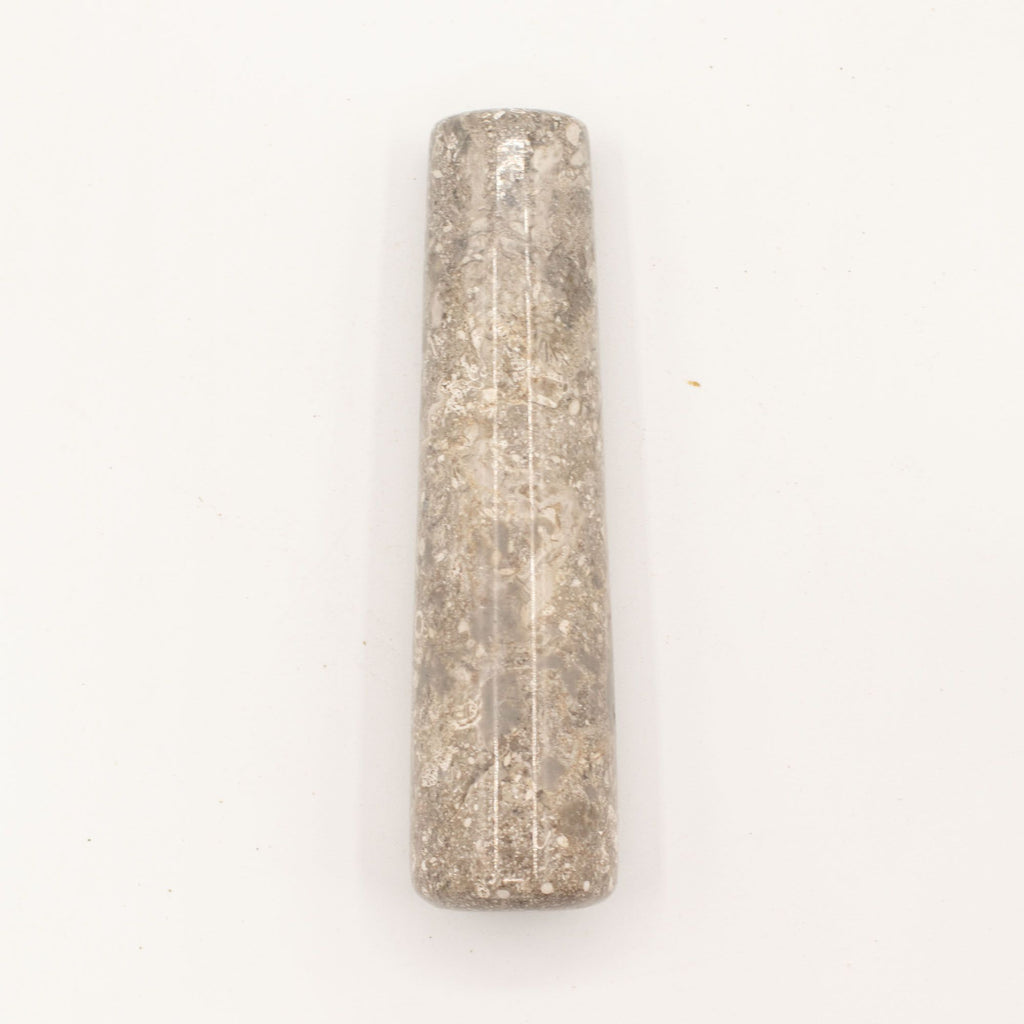 Dekoratívny mažiar s tĺčikom z prírodného riečneho kameňa – stredný (cca 12x8cm)