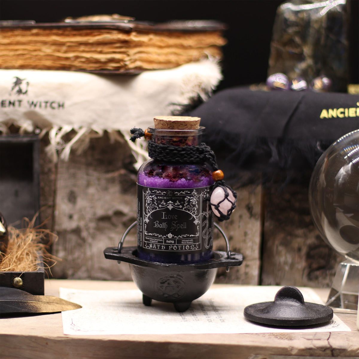 Ancient Witch koupelový kouzelný lektvar a amulet z růženínu – láska