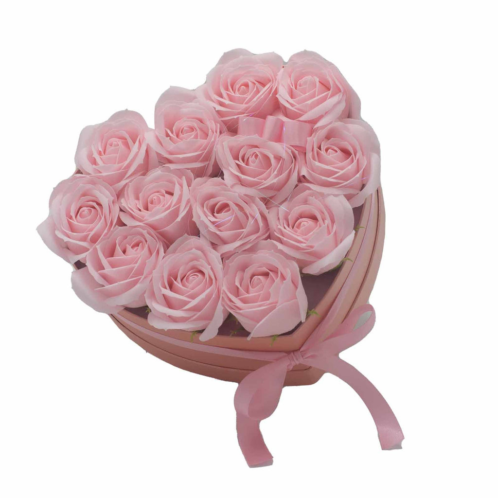 Seifenblumen-Geschenkstrauß - 13 rosa Rosen - Herz