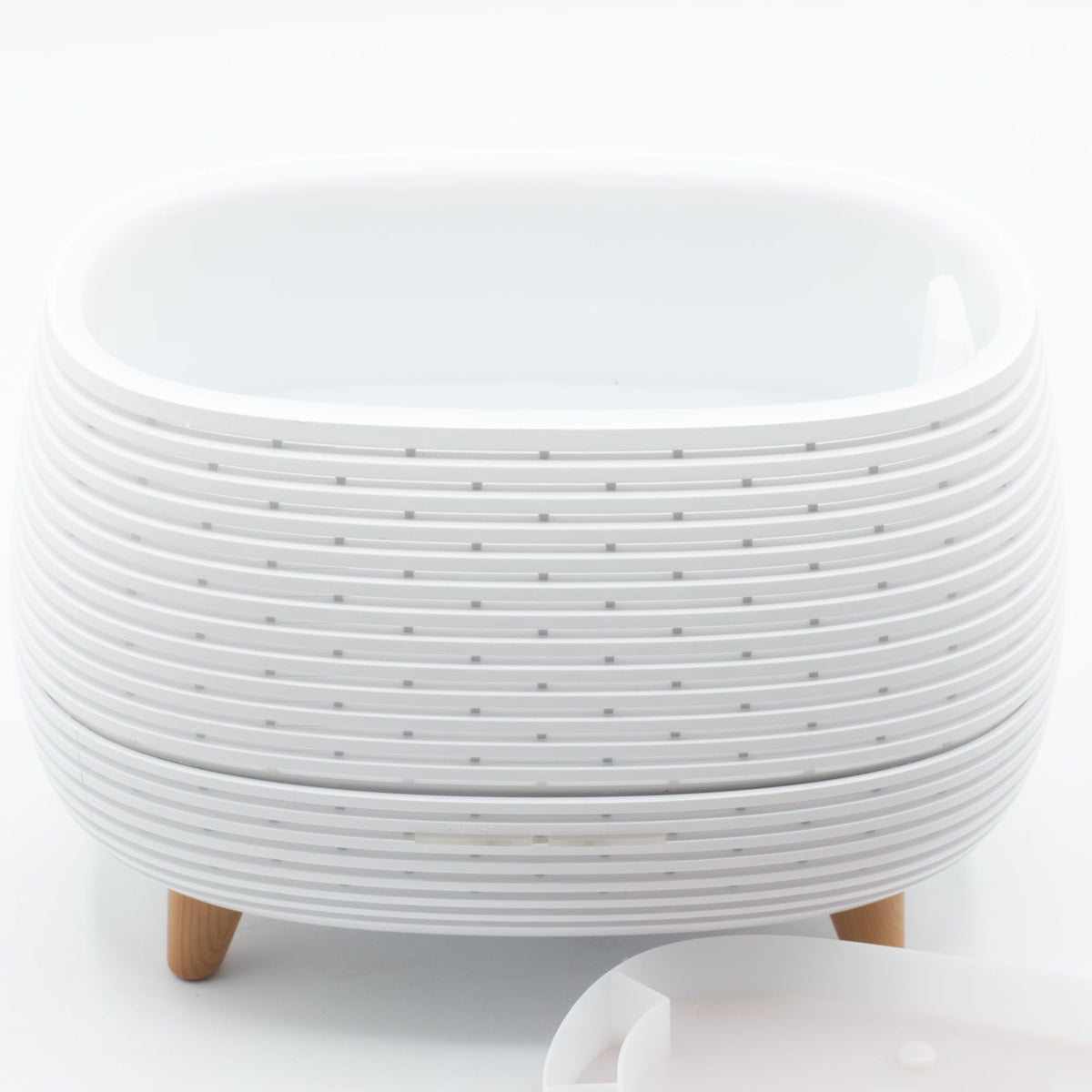 Futuristischer geriffelter Aroma-Diffuser mit Farbwechsel-Licht