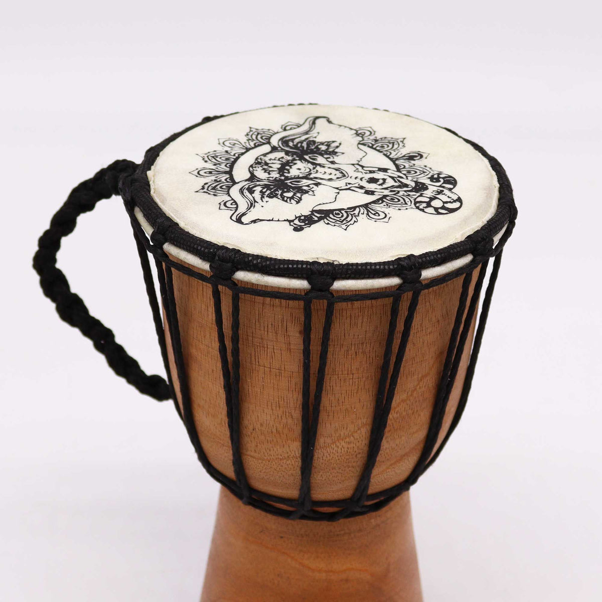 Ručně vyrobený buben djembe se širokou hlavou – 20cm