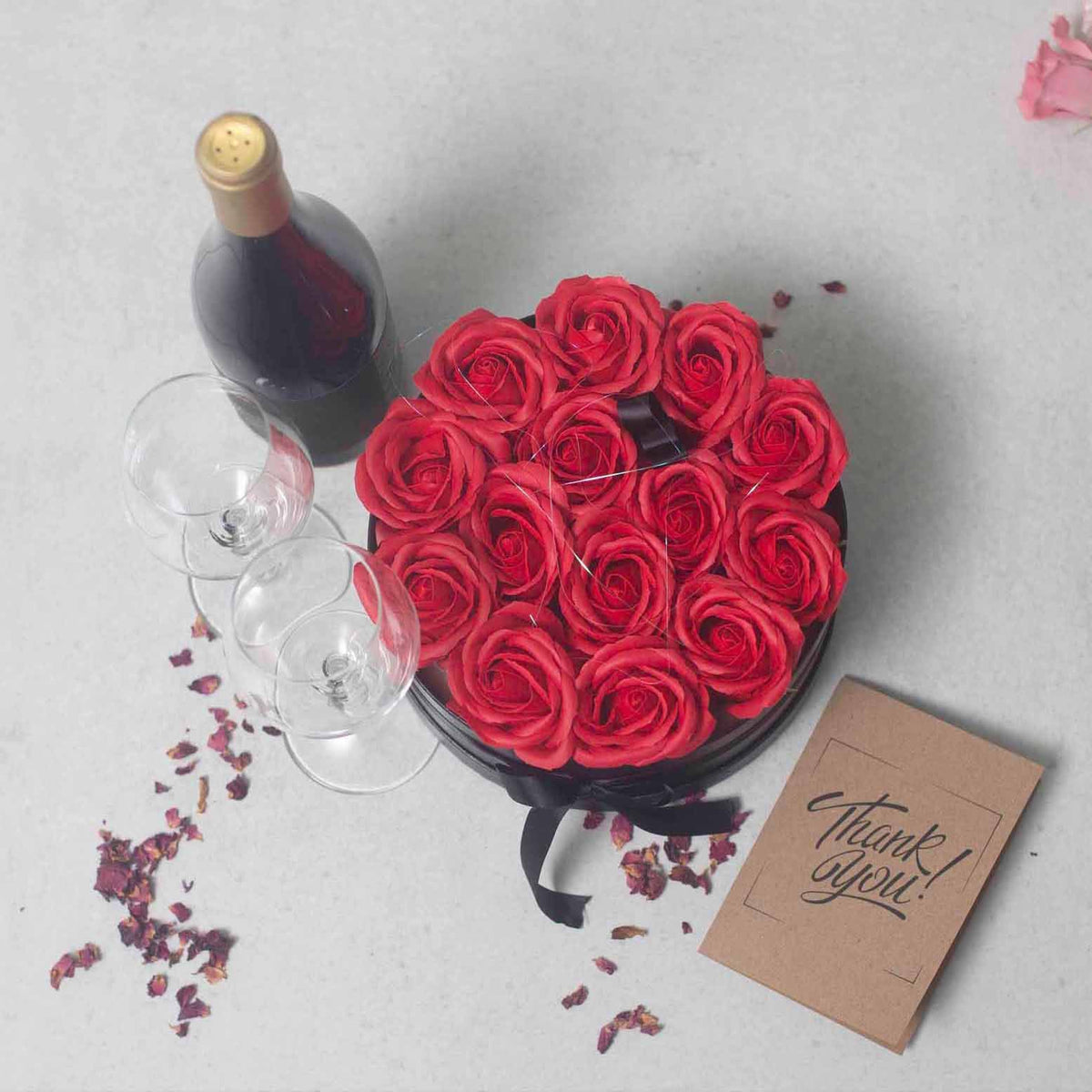 Seifenblumen-Geschenkstrauß - 14 rote Rosen - Rund