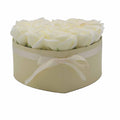 Seifenblumen-Geschenkstrauß - 13 cremefarbene Rosen - Herz