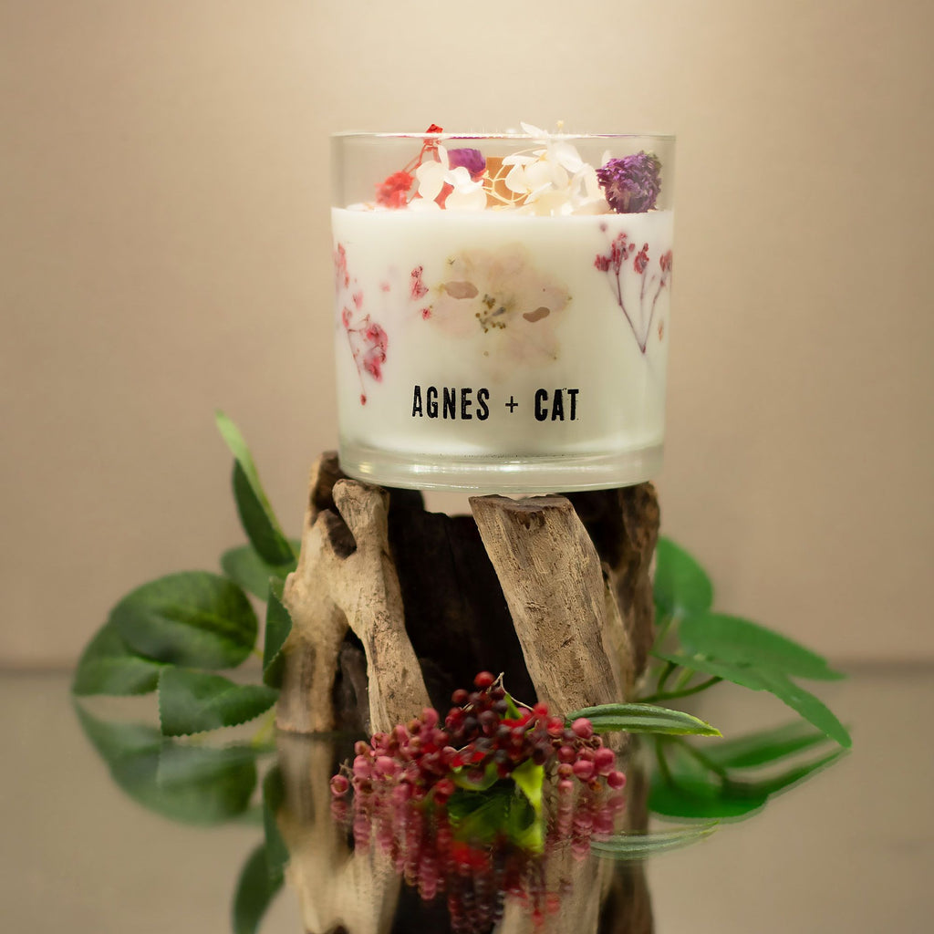 Agnes + Cat Botanische Sojawachskerze – Roses of Sawrey
