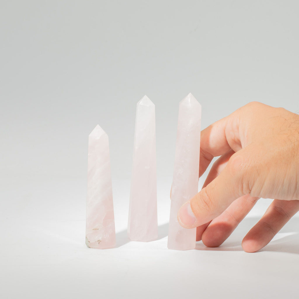 Šesťhranný kamienkový obelisk cca 11cm – ruženín