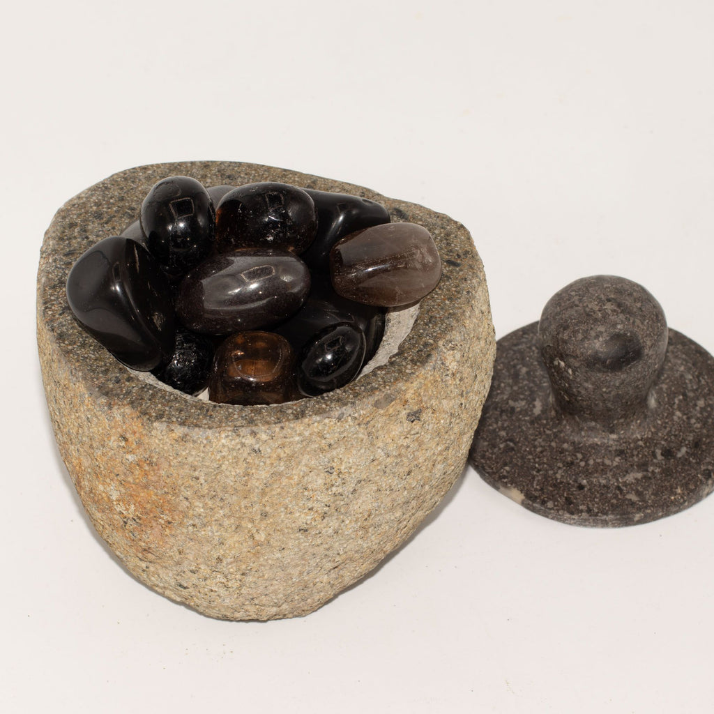 Uzemňovacia nádoba z prírodného riečneho kameňa – stredná (cca 12x8cm)