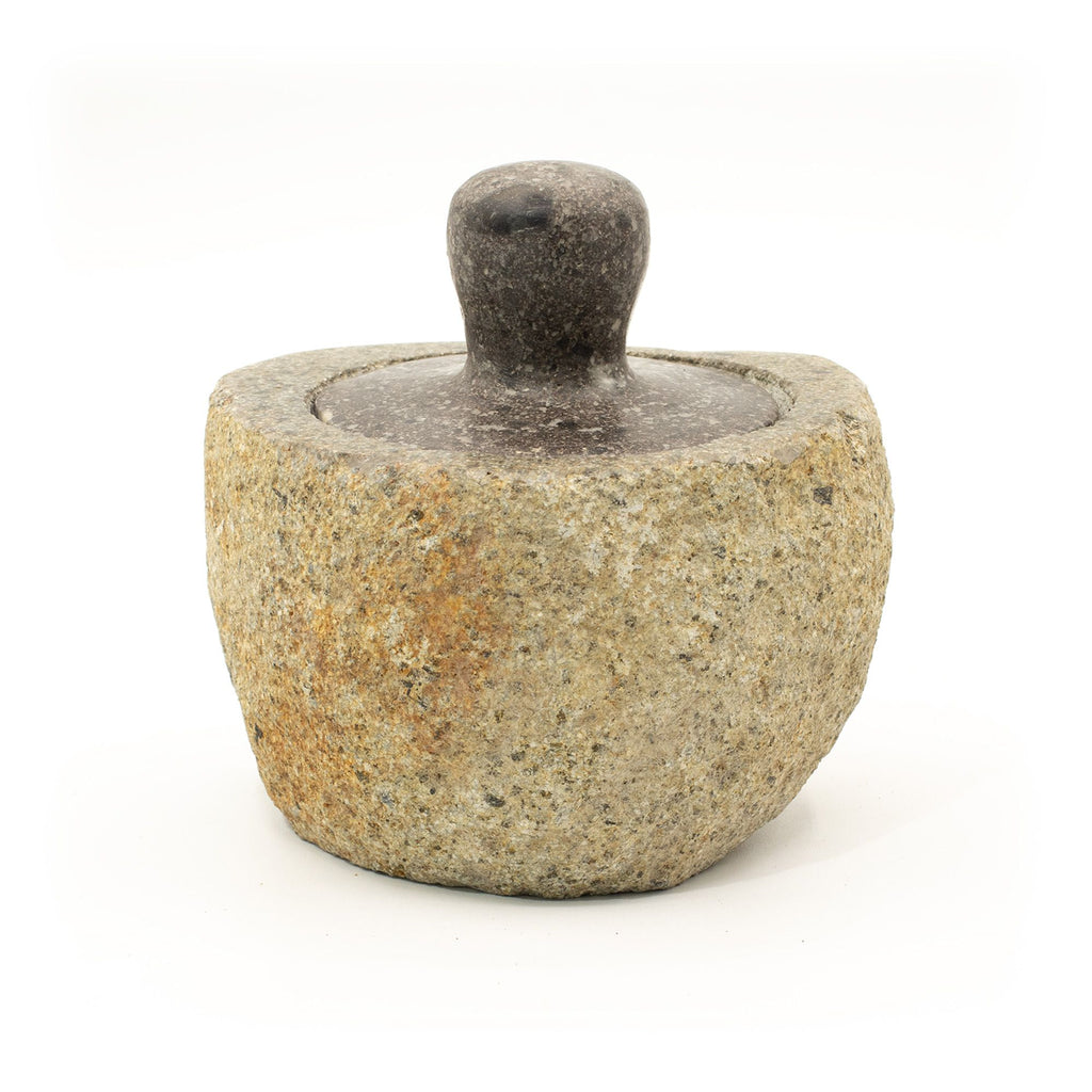 Uzemňovacia nádoba z prírodného riečneho kameňa – stredná (cca 12x8cm)