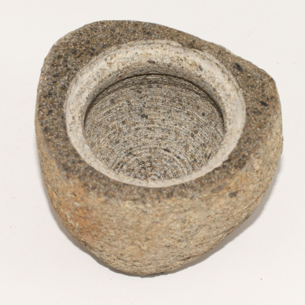 Uzemňovacia nádoba z prírodného riečneho kameňa – stredná (cca 12x8cm)
